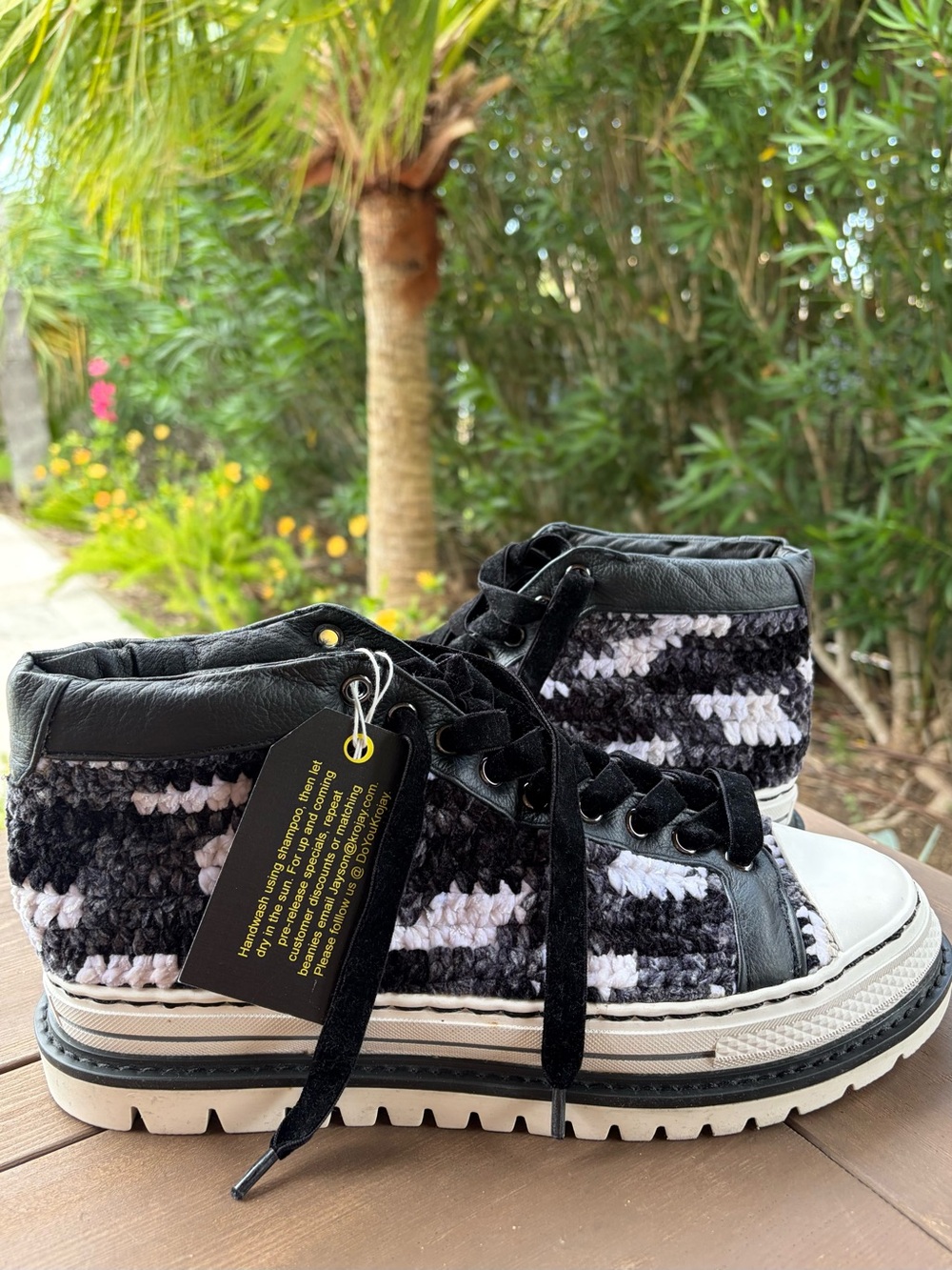 FaBuLoUS KROJAY Crochet Black White Onyx Sneakers NEW SZ Men’s 11